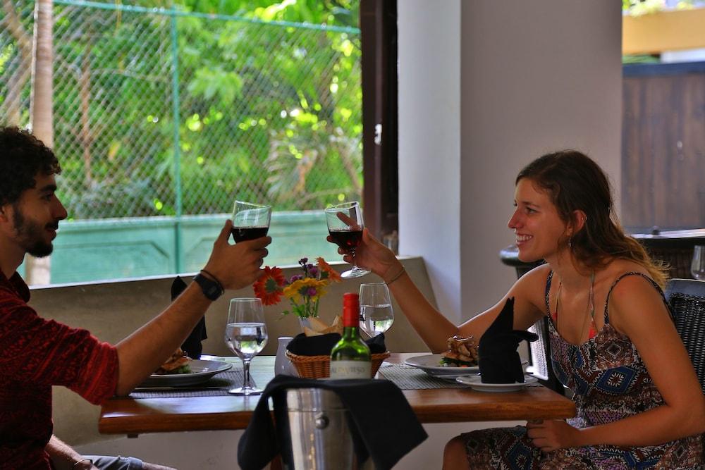 St.Lachlan Hotel & Suites Negombo Zewnętrze zdjęcie