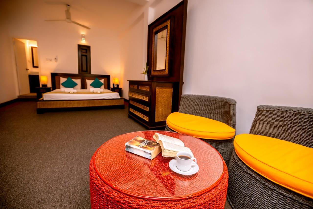 St.Lachlan Hotel & Suites Negombo Zewnętrze zdjęcie