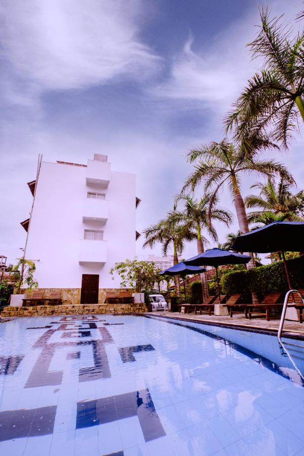 St.Lachlan Hotel & Suites Negombo Zewnętrze zdjęcie