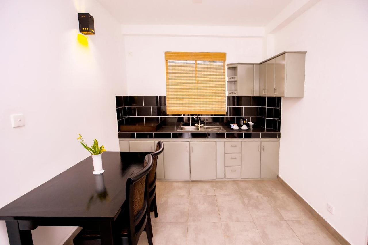 St.Lachlan Hotel & Suites Negombo Zewnętrze zdjęcie